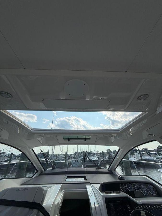 Used 2021 Sea Ray 350 Sundancer Coupe