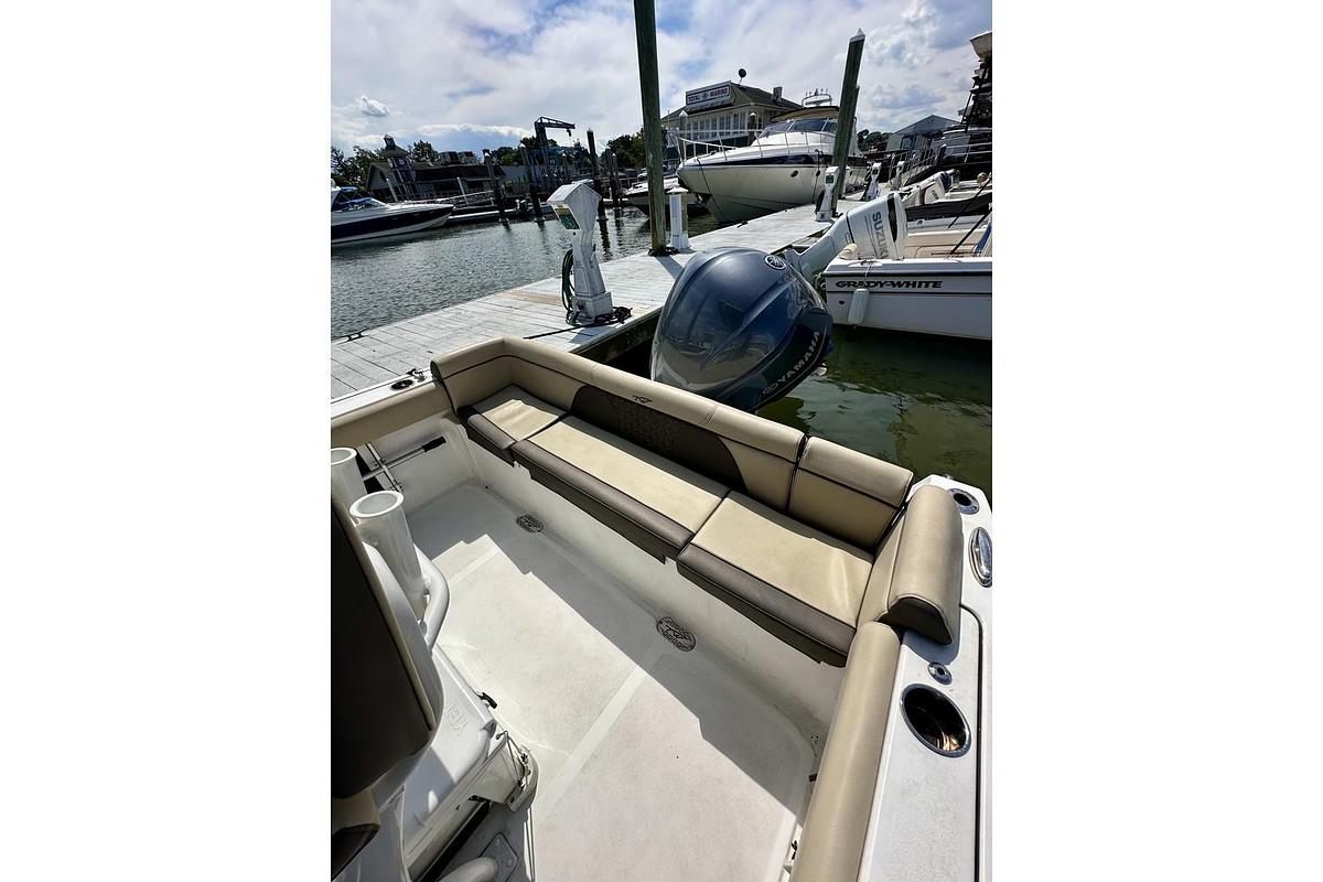 Used 2023 Tidewater Boats 232 SS