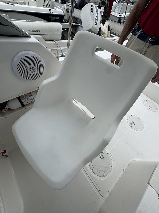 Used 2005 Boston Whaler 205 Eastport Legend Series w/ 2023 Suzuki 200