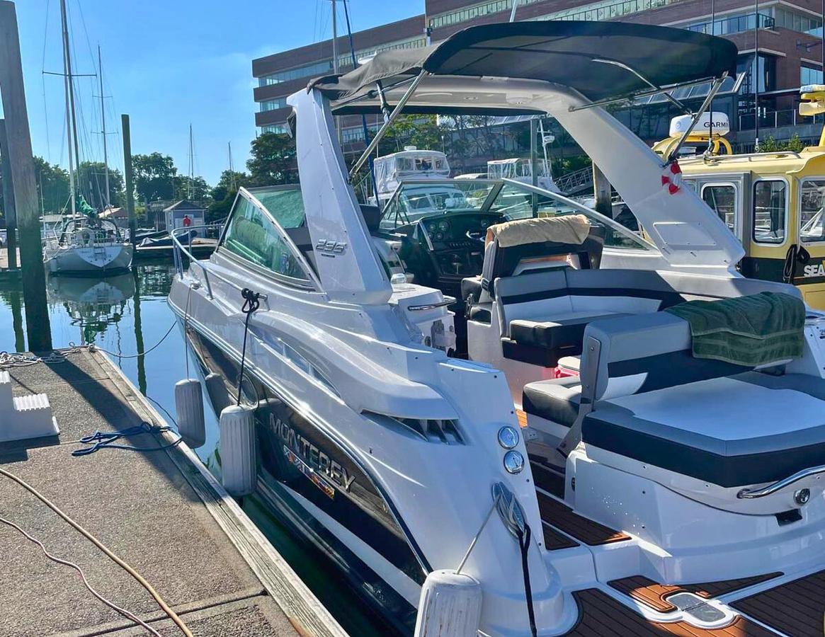 Used 2021 Monterey 295 Sport Yacht