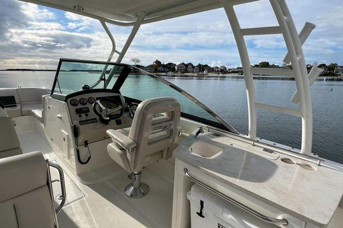 Used 2015 Boston Whaler 270 Vantage