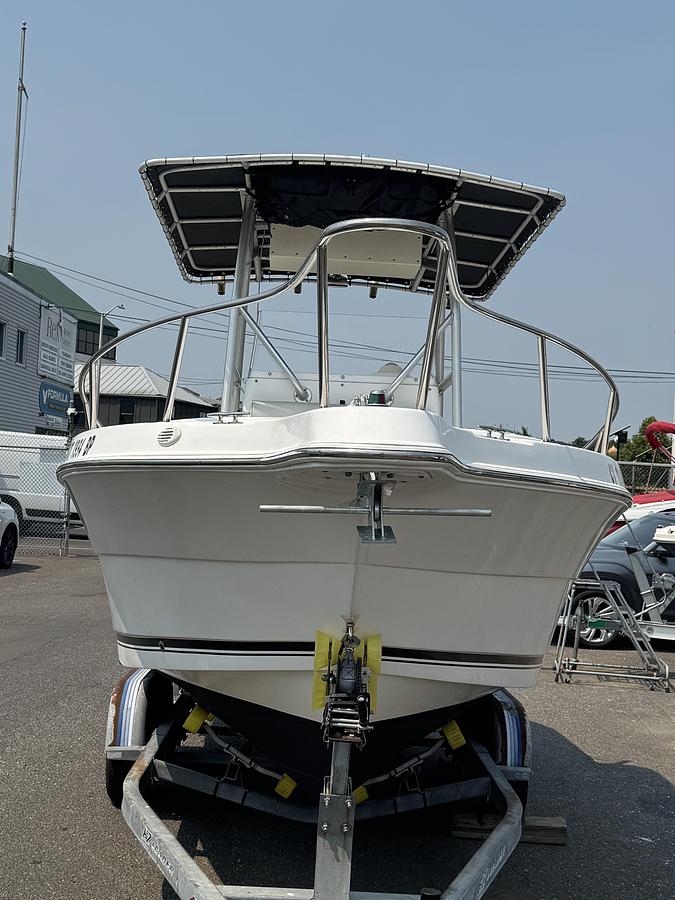 Used 2003 Robalo R230 with a 2022 Suzuki DF250 Outboard