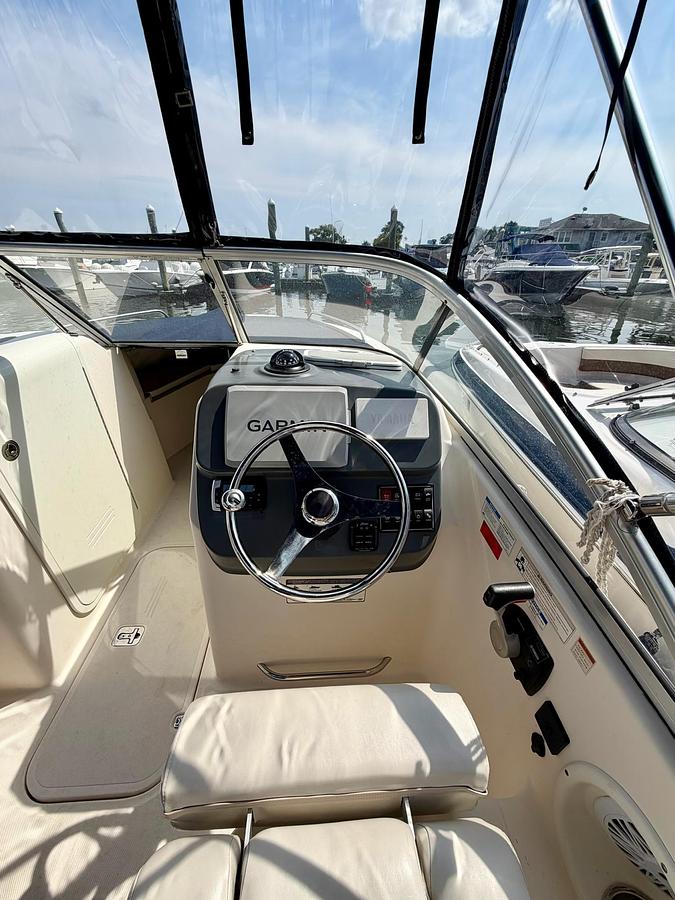 Used 2014 Pursuit DC235