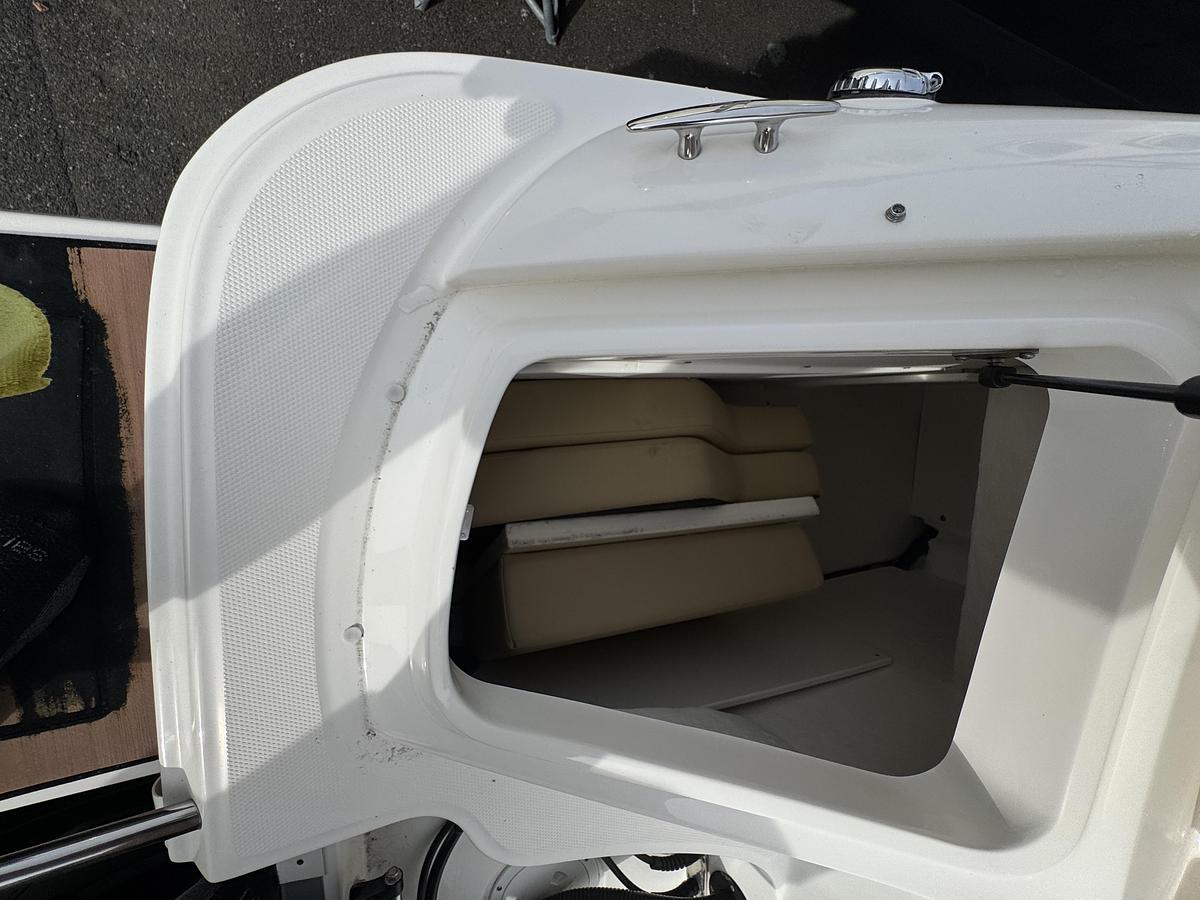 Used 2014 Sea Ray 220 Sundeck