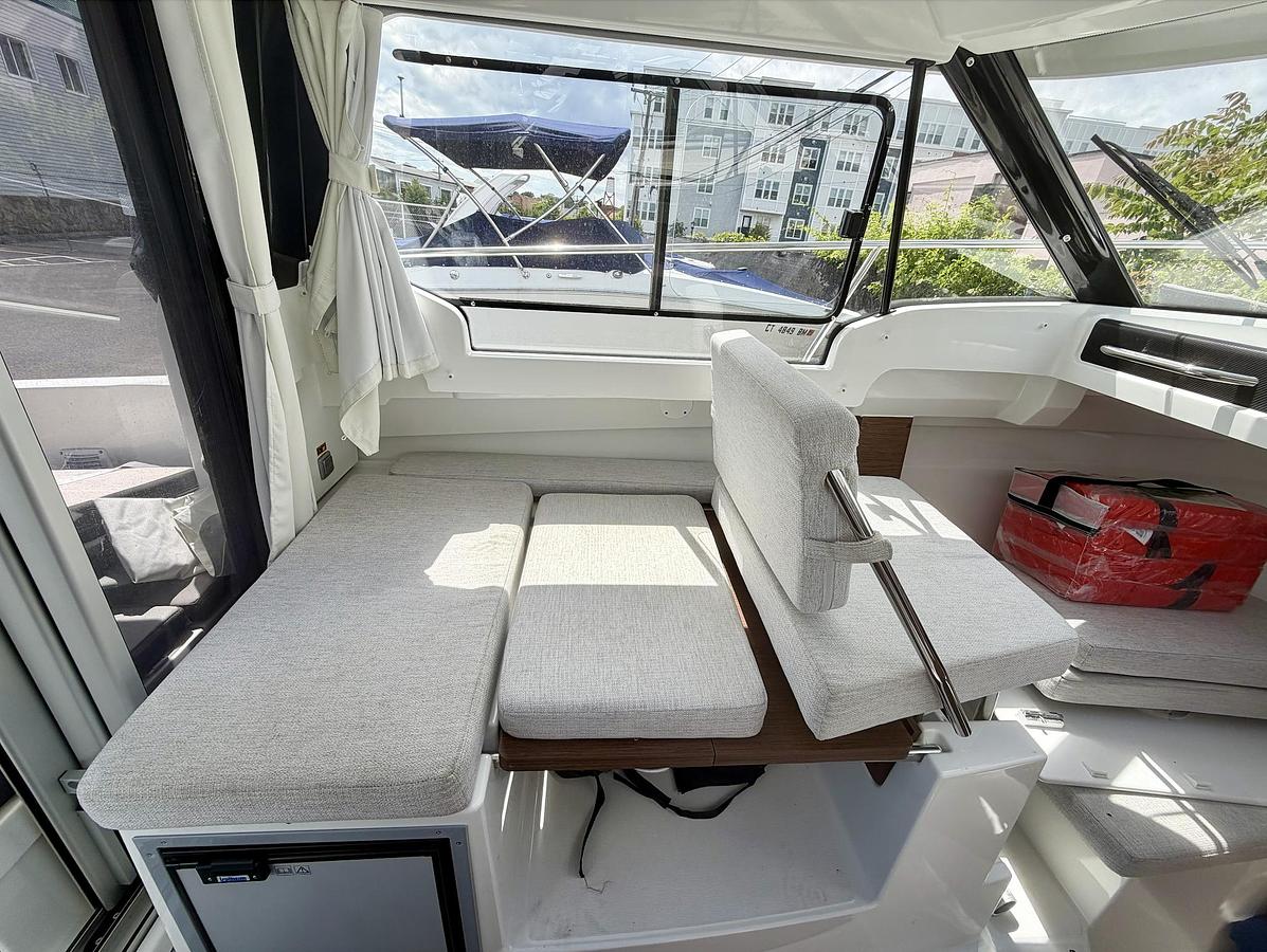 Used 2024 JEANNEAU NC 695 S