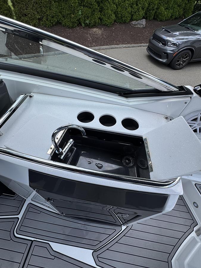 Used 2021 Monterey 305SS