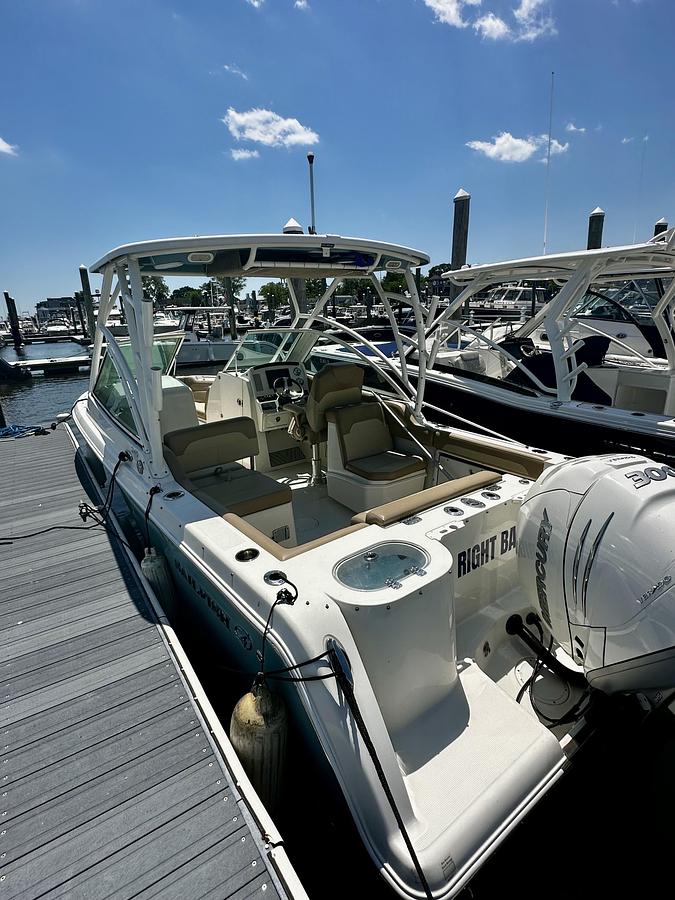Used 2018 Sailfish 245DC