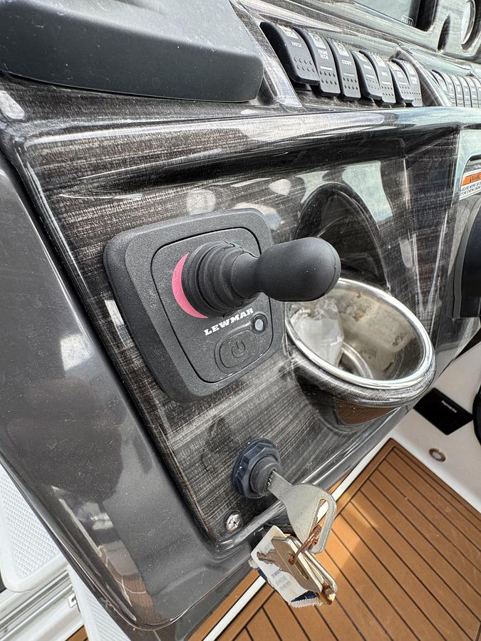 Used 2021 Monterey 295 Sport Yacht