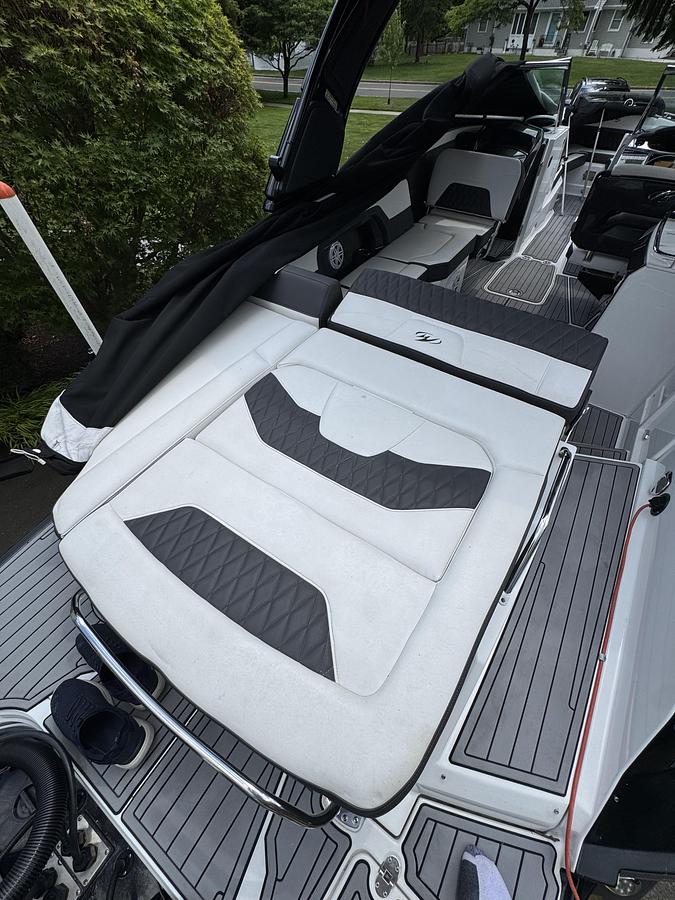 Used 2021 Monterey 305SS