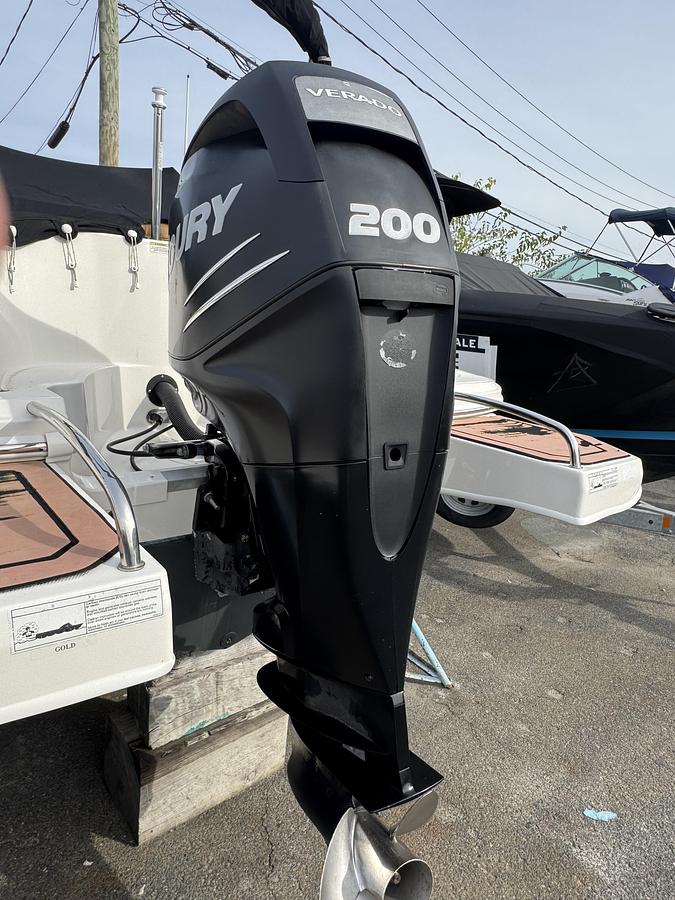 Used 2014 Sea Ray 220 Sundeck