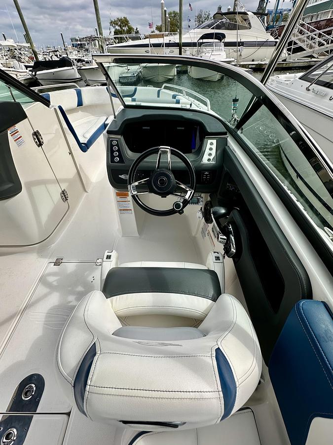 Used 2023 Chaparral 250 OSX