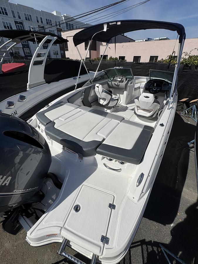 Used 2021 Chaparral 21 ssi OB