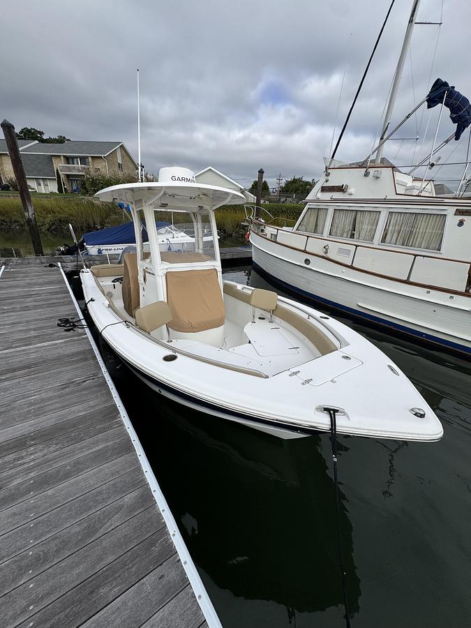 Used 2017 Sea Hunt Ultra 235 SE