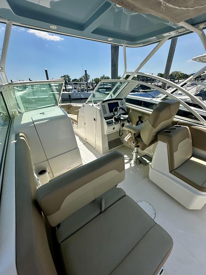 Used 2018 Sailfish 245DC