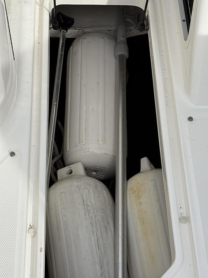 Used 2014 Sea Ray 220 Sundeck