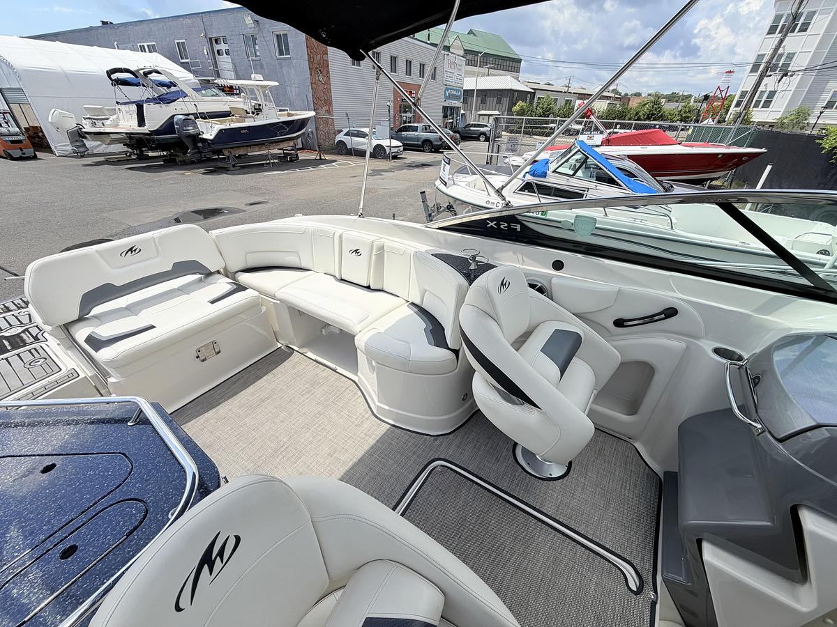 Used 2013 Monterey 264FSX — MerCruiser 350 MAG ECT Bravo III — 378 Hours