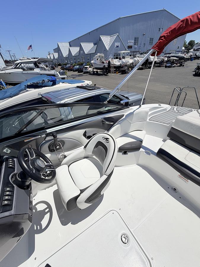 Used 2017 Monterey 224FS
