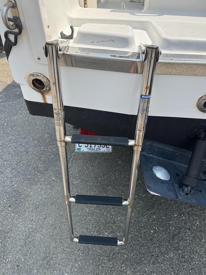 Used 2003 Robalo R230 with a 2022 Suzuki DF250 Outboard