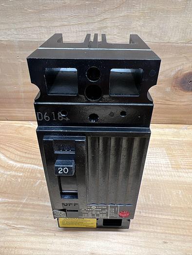TED124020 GE 20 Amp 240V 2 Pole Bolt On Circuit Breaker New Surplus