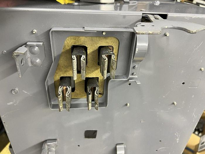 Used CP2HD464 Cutler Hammer 200 Amp 600V 3 Phase 4 Wire Bus Plug