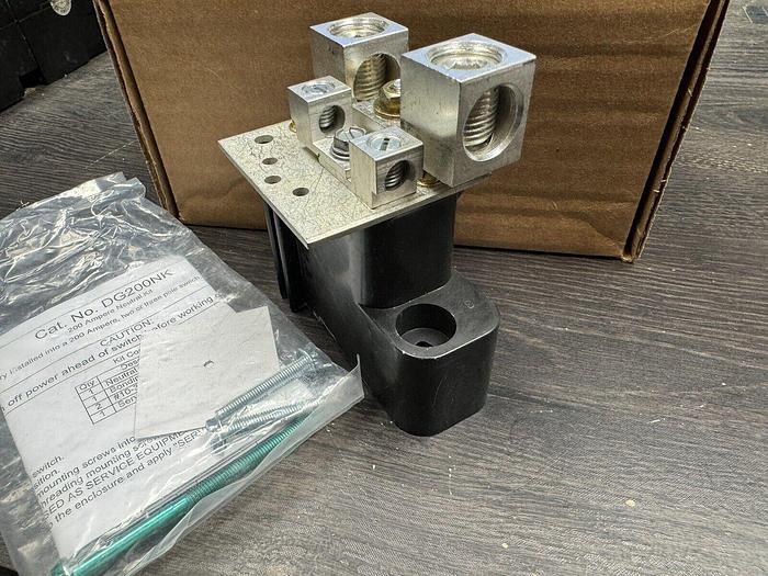 DG200NK EATON Cutler Hammer 200 Amp 600V Neutral Kit New