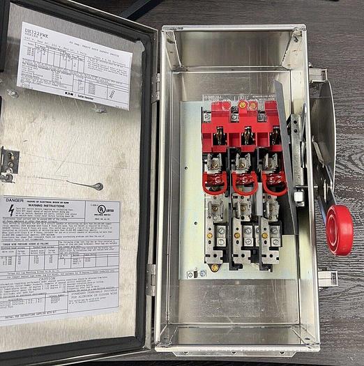 DH322FWK Cutler Hammer 60 Amp 240V 3 Pole Fusible Nema 4X Stainless Disconnect