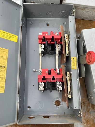 Used D223NFC Cutler Hammer 100 Amp 240V 2 Pole Manual Transfer Switch Double Throw