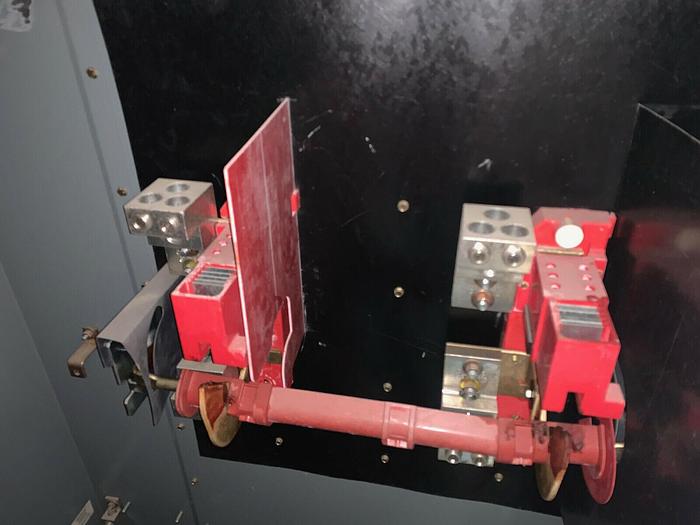 Used HU267 Square D 800 Amp 600V 2 Pole Non Fusible Nema 1 Indoor Disconnect