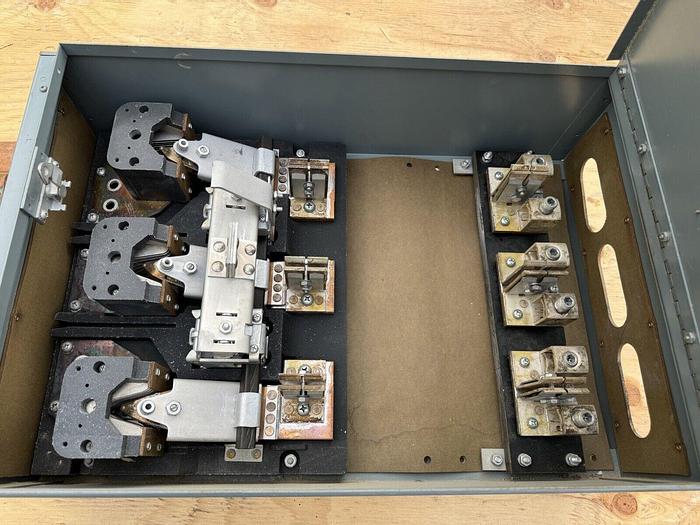 Used FDPS3640 Westinghouse 400 Amp 600V Fusible Panelboard Switch Hardware Strap Kit