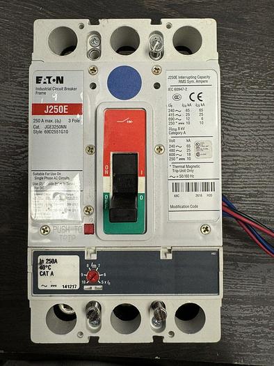 Used JGA3250NN EATON 250 Amp 600V 3 Pole Bolt On Circuit Breaker AUXALRMJPK 782116008612
