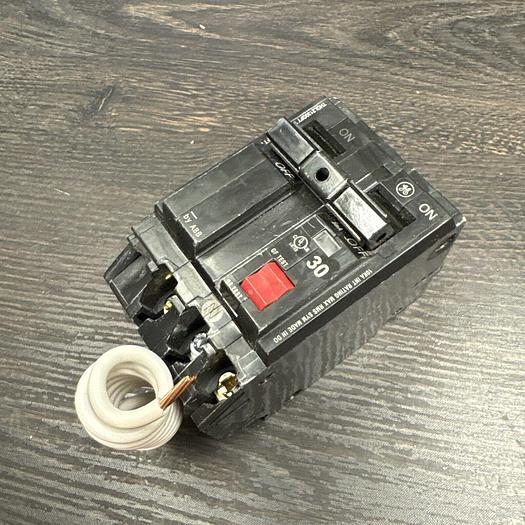 THQL2130GFT GE 30 Amp 240V 10K Rated Plug in Ground Fault New