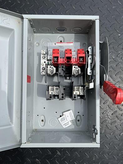 Used HF222N Siemens 60 Amp 240V 2 Pole 3 Wire Fusible Nema 1 Indoor Disconnect Switch