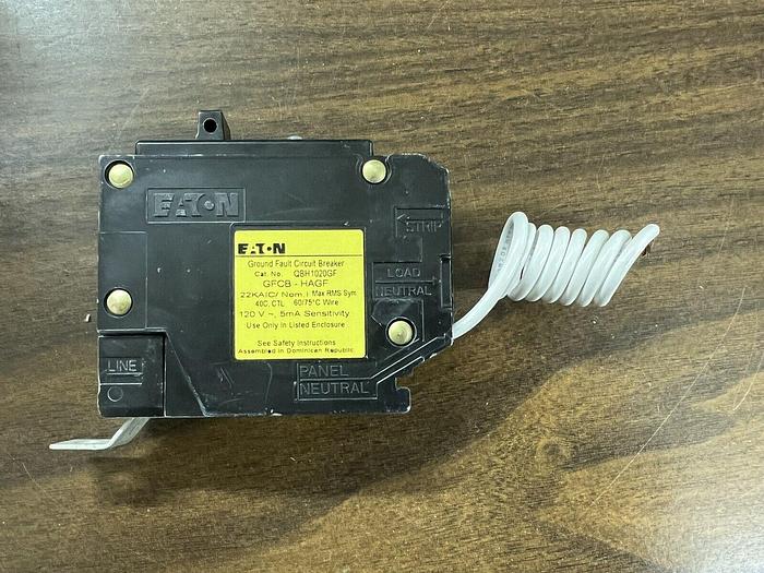QBH1020GF Cutler Hammer 20 Amp 120V Ground Fault Bolt On Circuit Breaker New