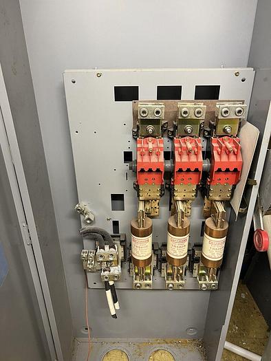 Used DH326NGK Cutler Hammer 600 Amp 240V 3P 4W Fusible Indoor Disconnect  Switch