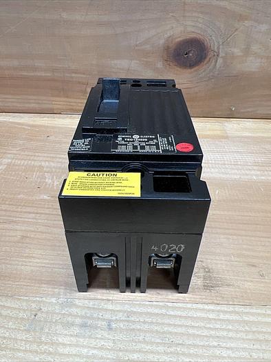 TED124020 GE 20 Amp 240V 2 Pole Bolt On Circuit Breaker New Surplus
