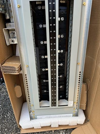 400 Amp Main Lug Only Eaton Cutler Hammer PRL2X 84 Circuit 480/277V Panelboard