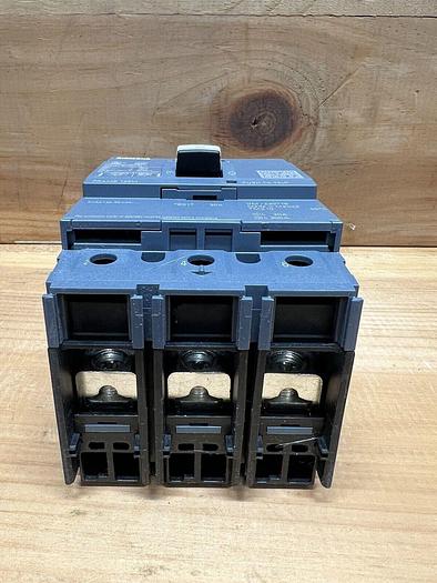 3VA41305ED340AA0 Siemens 3VA4 30 Amp 600V 3 Pole Bolt On Circuit Breaker New