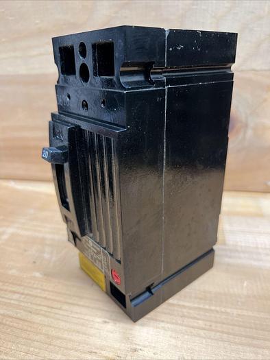 TED124020 GE 20 Amp 240V 2 Pole Bolt On Circuit Breaker New Surplus