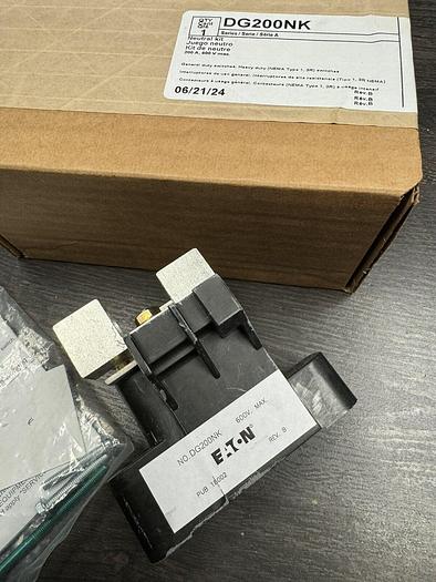 DG200NK EATON Cutler Hammer 200 Amp 600V Neutral Kit New