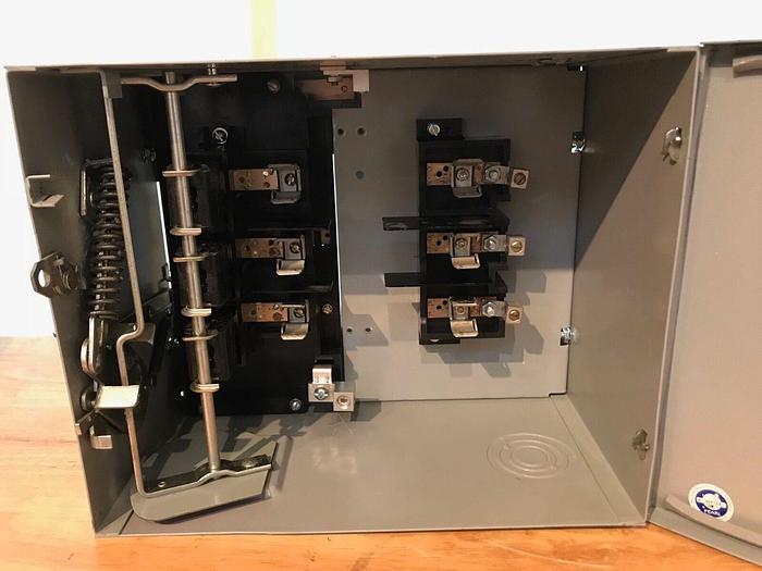 Used RV462G Siemens 60 Amp 600V 3 Phase 4 Wire Ground Bus Plug