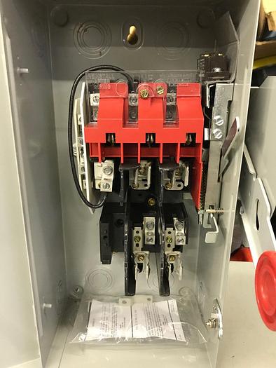 DH261NGK2 Cutler Hammer 30 Amp 600V 2 Pole 3 Wire Fusible Disconnect Switch