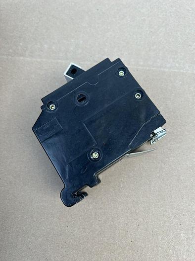 CH2100 Eaton Cutler Hammer 100 Amp 240V 2 Pole Plug In Circuit Breaker New 782113102375