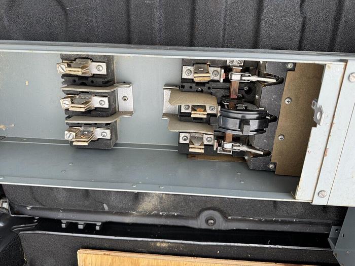 Used FDPS6610 Westinghouse 100 Amp 600V 3 Pole Panelboard Switch Hardware Strap Kit