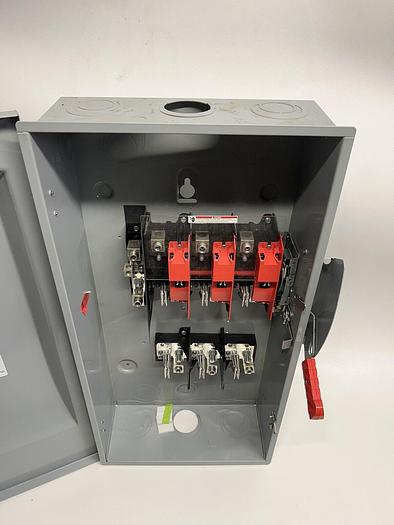 Used Up To 7: HF364N Siemens 200 Amp 600V 3P 4W Fusible Indoor Disconnect Switch