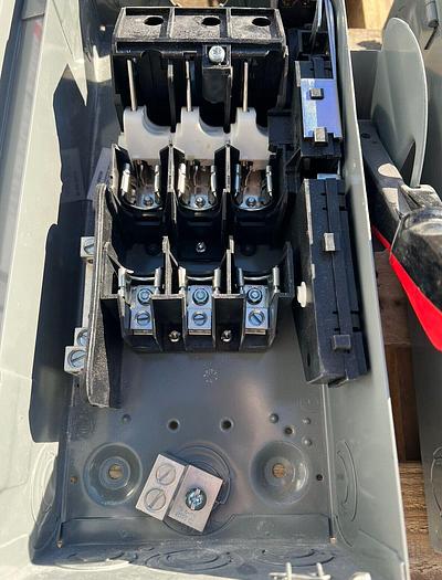 Used H322N Square D 60 Amp 240V 3 Pole 4 Wire Fusible Nema 1 Indoor Disconnect Switch