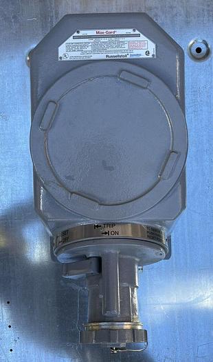 Russellstoll DBRE340403000 Max-Guard 30 Amp 480V Explosion Proof Receptacle New