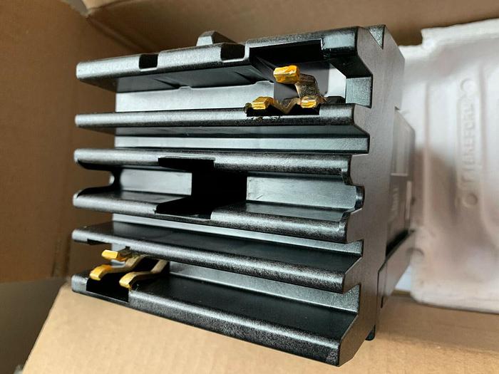 HJA260152 Square D 15 Amp 600V 2 Pole A&C Phase I-Line Circuit Breaker HJA