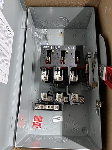 TH4322 GE 60 Amp 240V 3P 4W Fusible Indoor Rated Disconnect Switch New