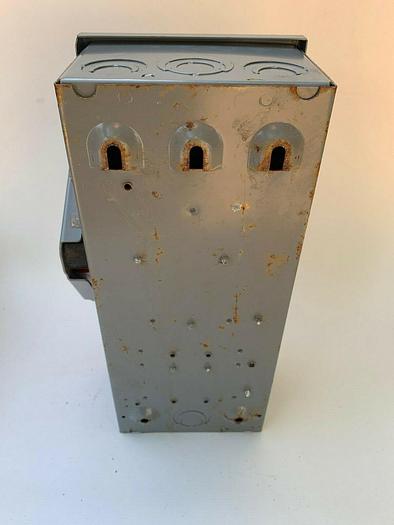 Used H222N Square D 60 Amp 240V 2 Pole 3 Wire Neutral Fusible Nema 1 Fused