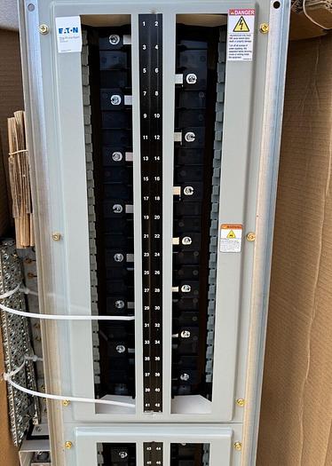 400 Amp Main Lug Only Eaton Cutler Hammer PRL2X 84 Circuit 480/277V Panelboard
